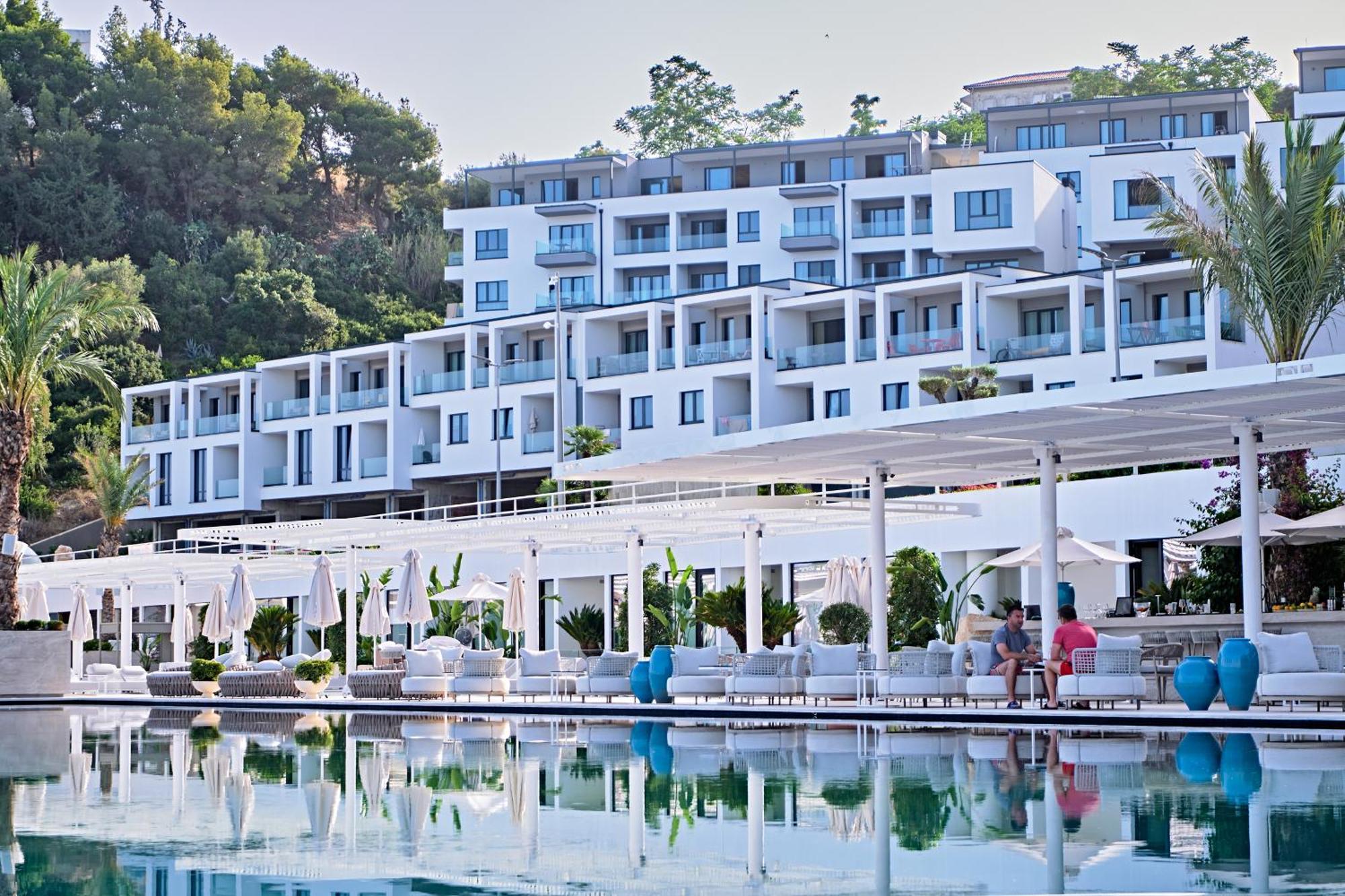 Azar Luxury Suites Vlorë Екстериор снимка