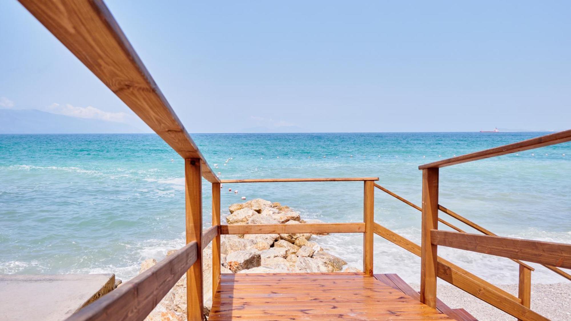 Azar Luxury Suites Vlorë Екстериор снимка