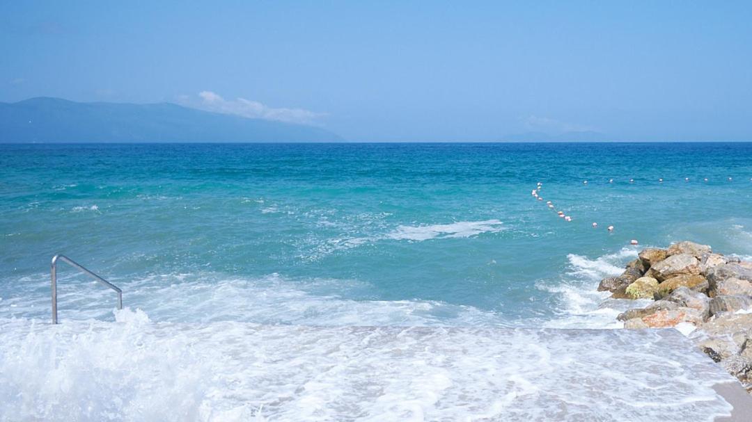 Azar Luxury Suites Vlorë Екстериор снимка
