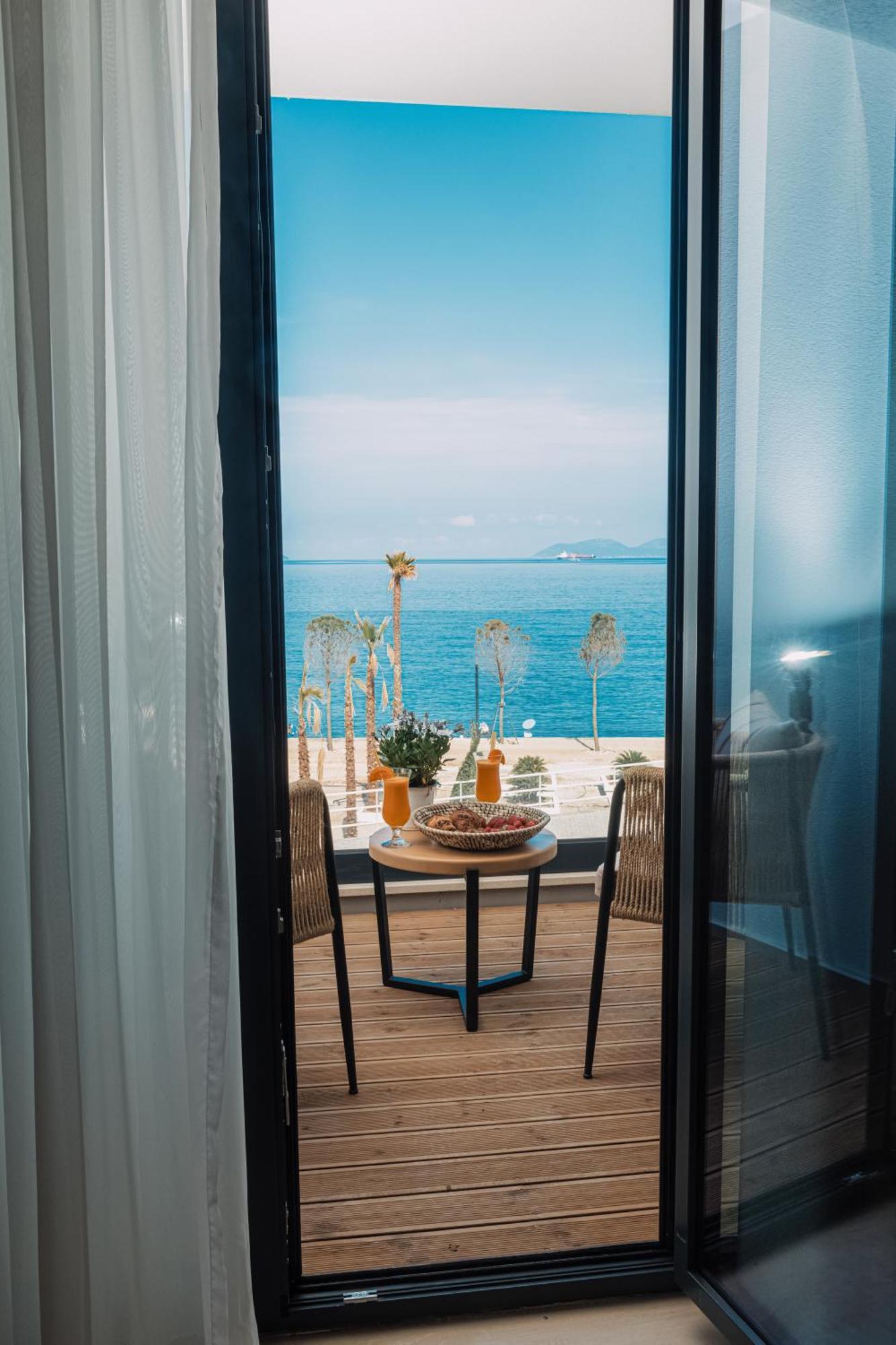 Azar Luxury Suites Vlorë Екстериор снимка