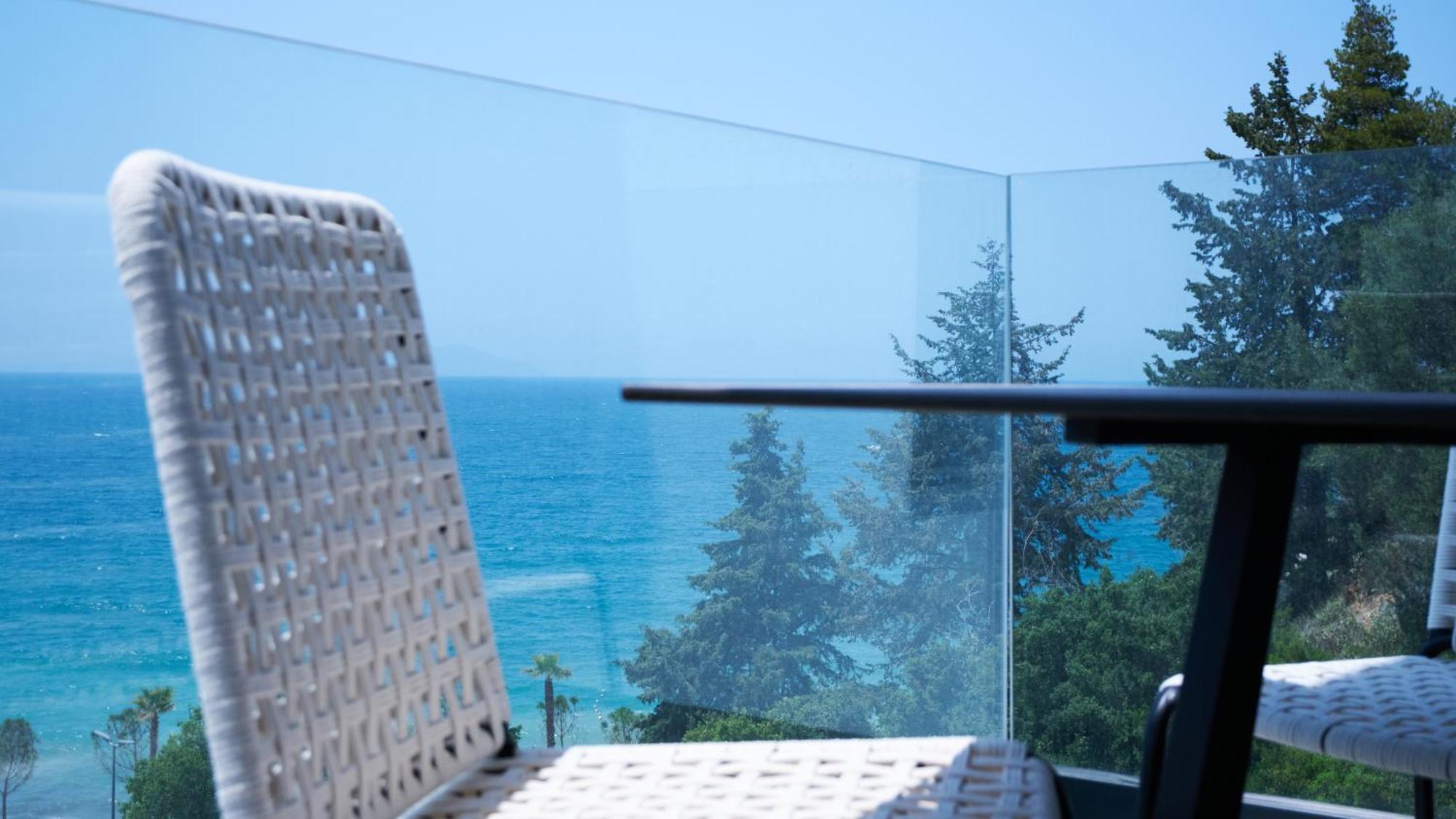 Azar Luxury Suites Vlorë Екстериор снимка