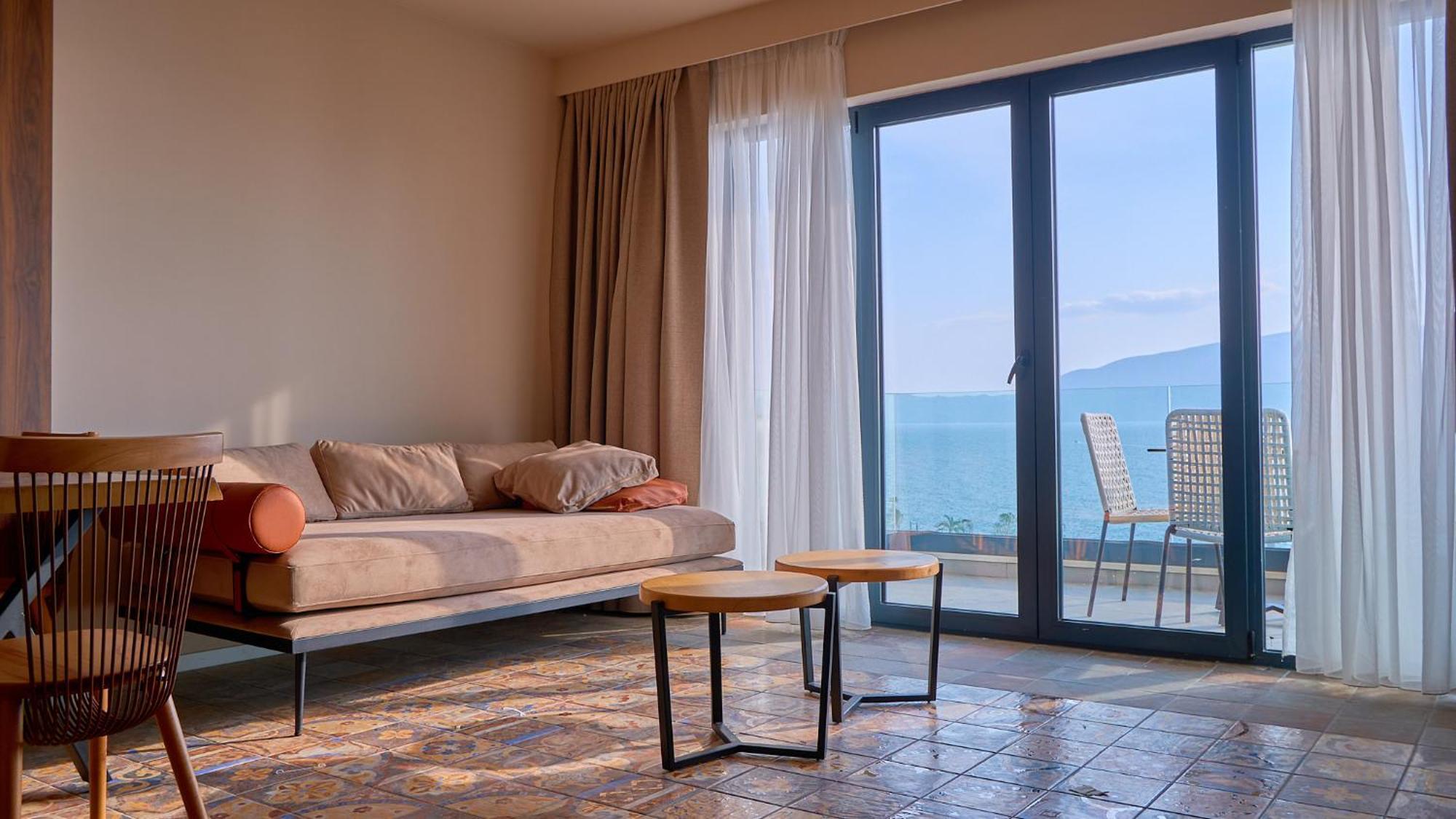Azar Luxury Suites Vlorë Екстериор снимка