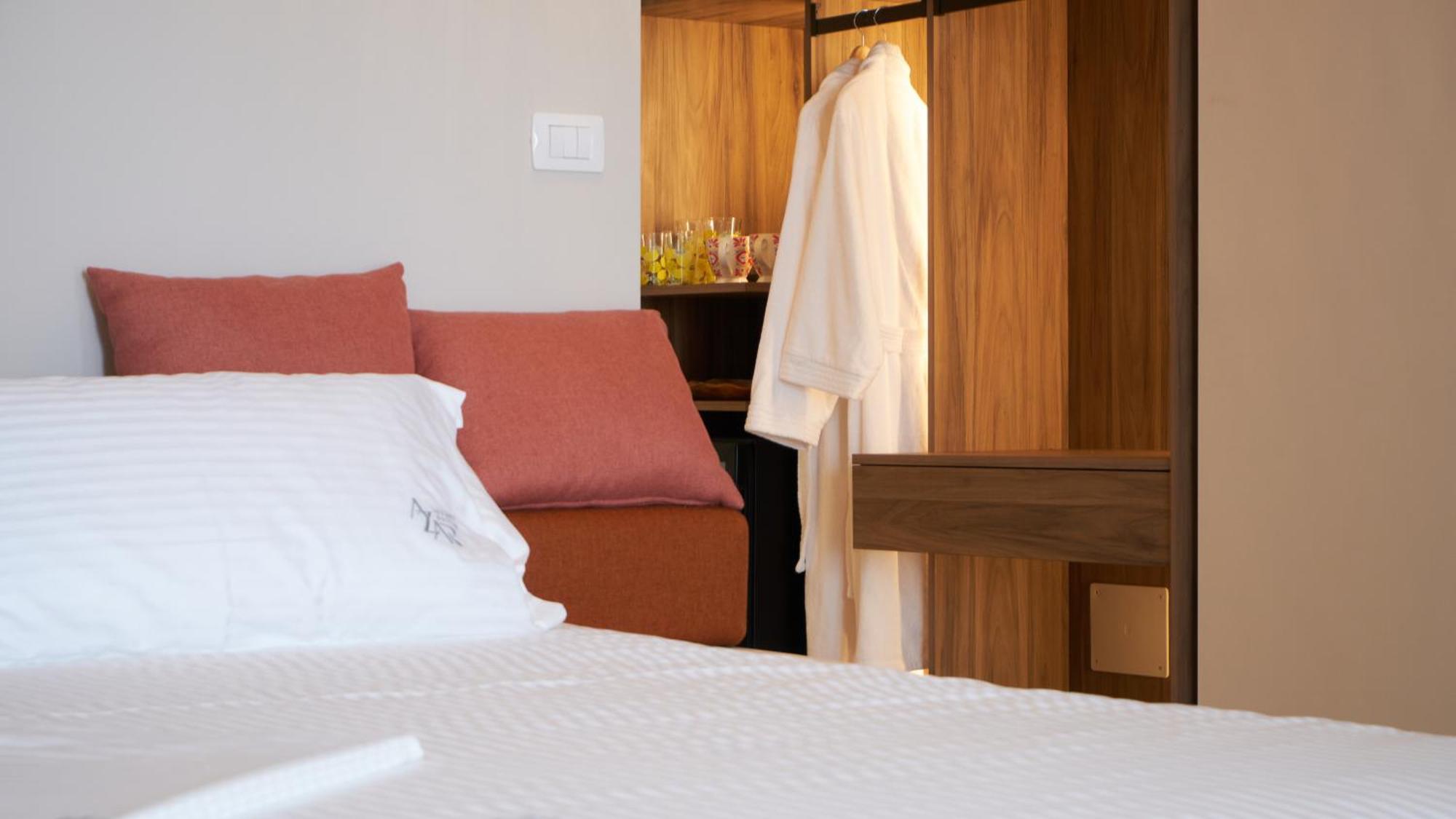 Azar Luxury Suites Vlorë Екстериор снимка